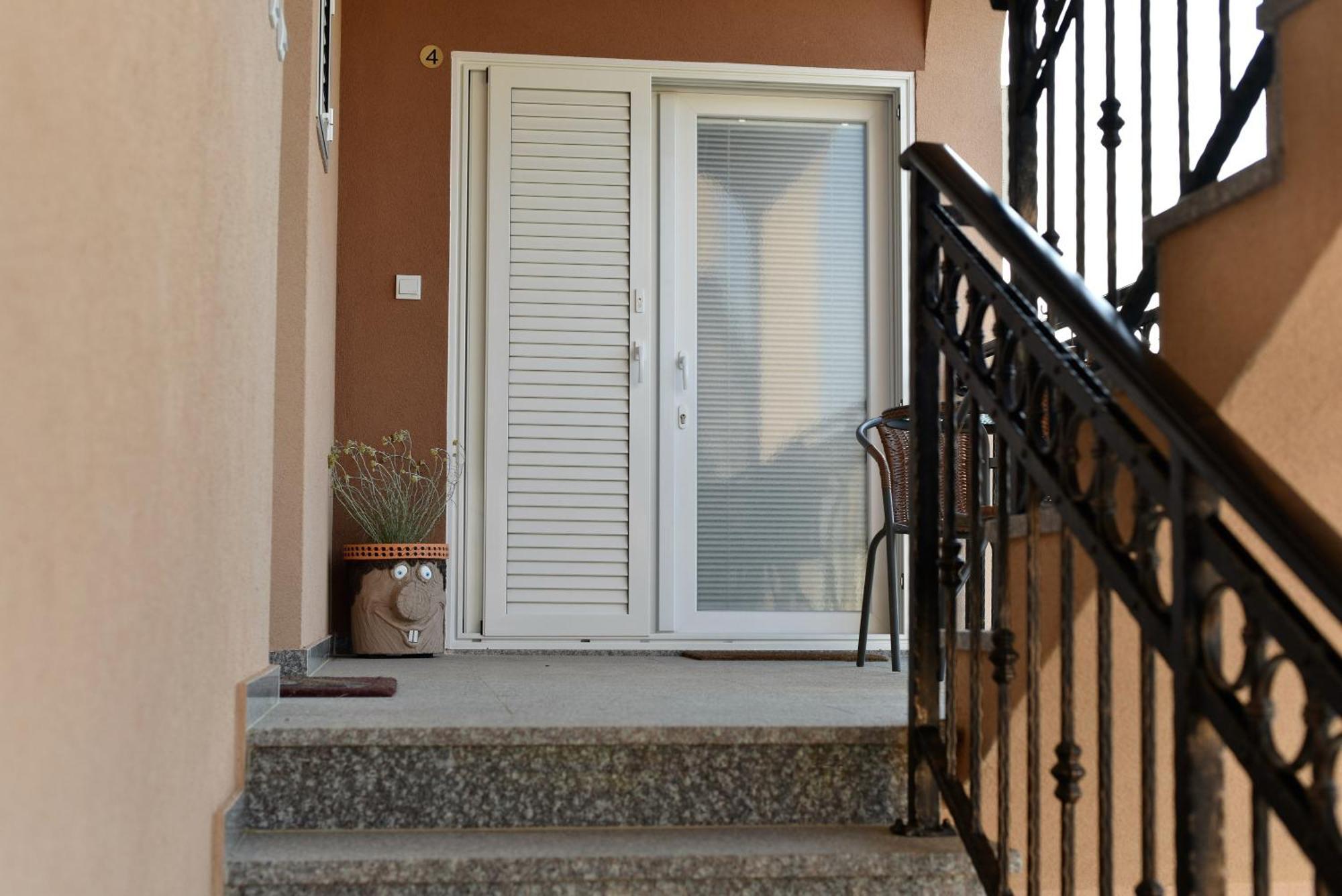 Apartmani Natasa Nino Jezera, Murter 客房 照片