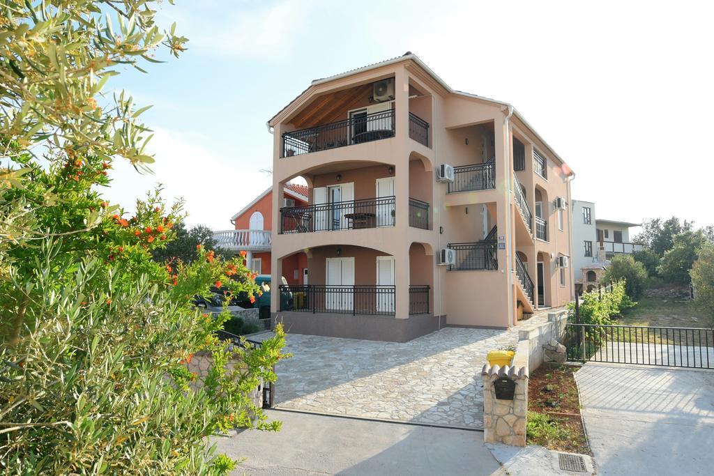 Apartmani Natasa Nino Jezera, Murter 外观 照片